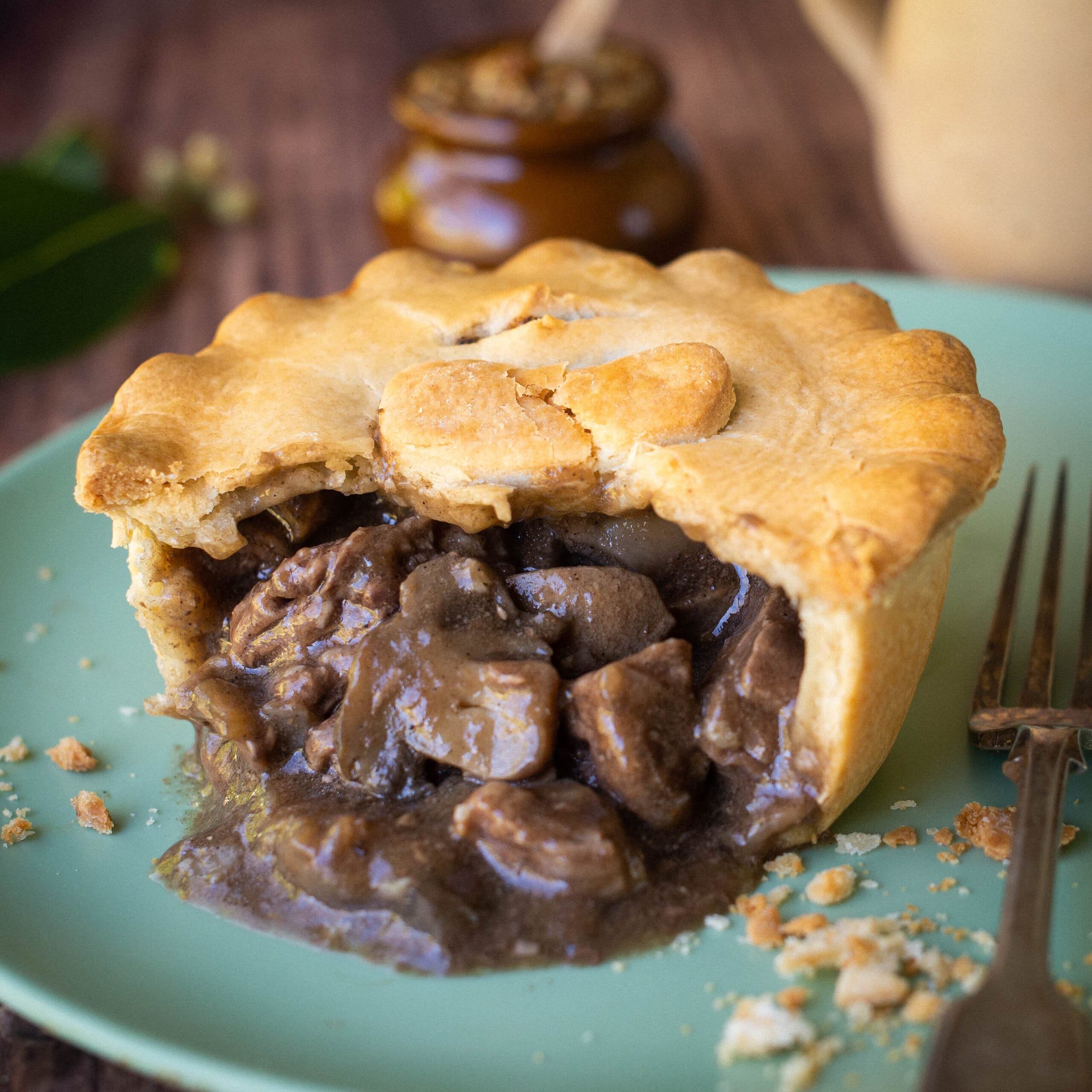 Steak & Kidney Pie (270g) - Cotswold Food and Drink